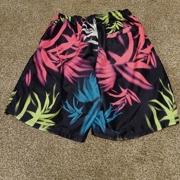 Under Armour mesh lined swimming trunks - Picture 2 of 3